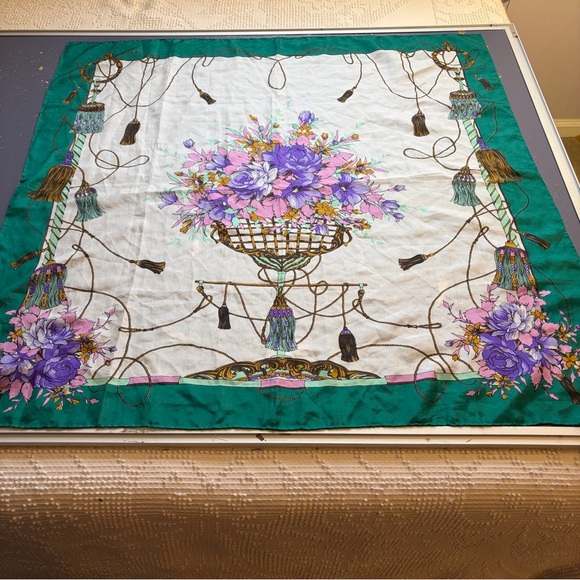 Source Unknown Accessories - Vintage Silk Floral Scarf
